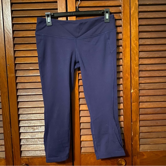 New Balance Pants - Navy capri New Balance Workout Leggings